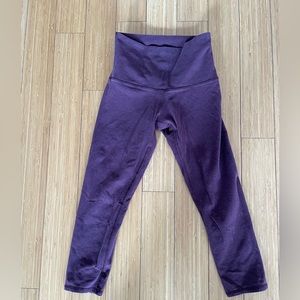 Lululemon maroon crops size 6